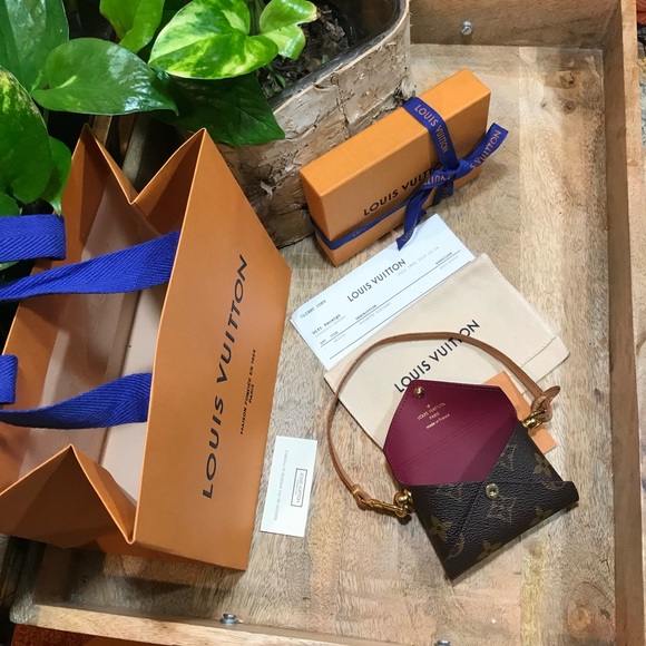 Louis Vuitton Handbags - 🌈LV Kirigami Pochette as wristlet